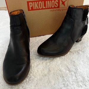 Pikolinos black bootie.